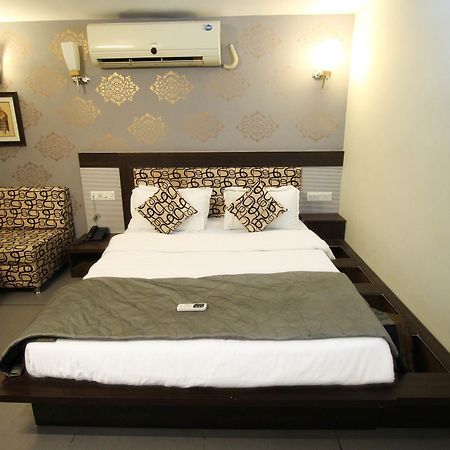 Oyo 4161 Hotel Shailly Inn Ahmadabad Zewnętrze zdjęcie