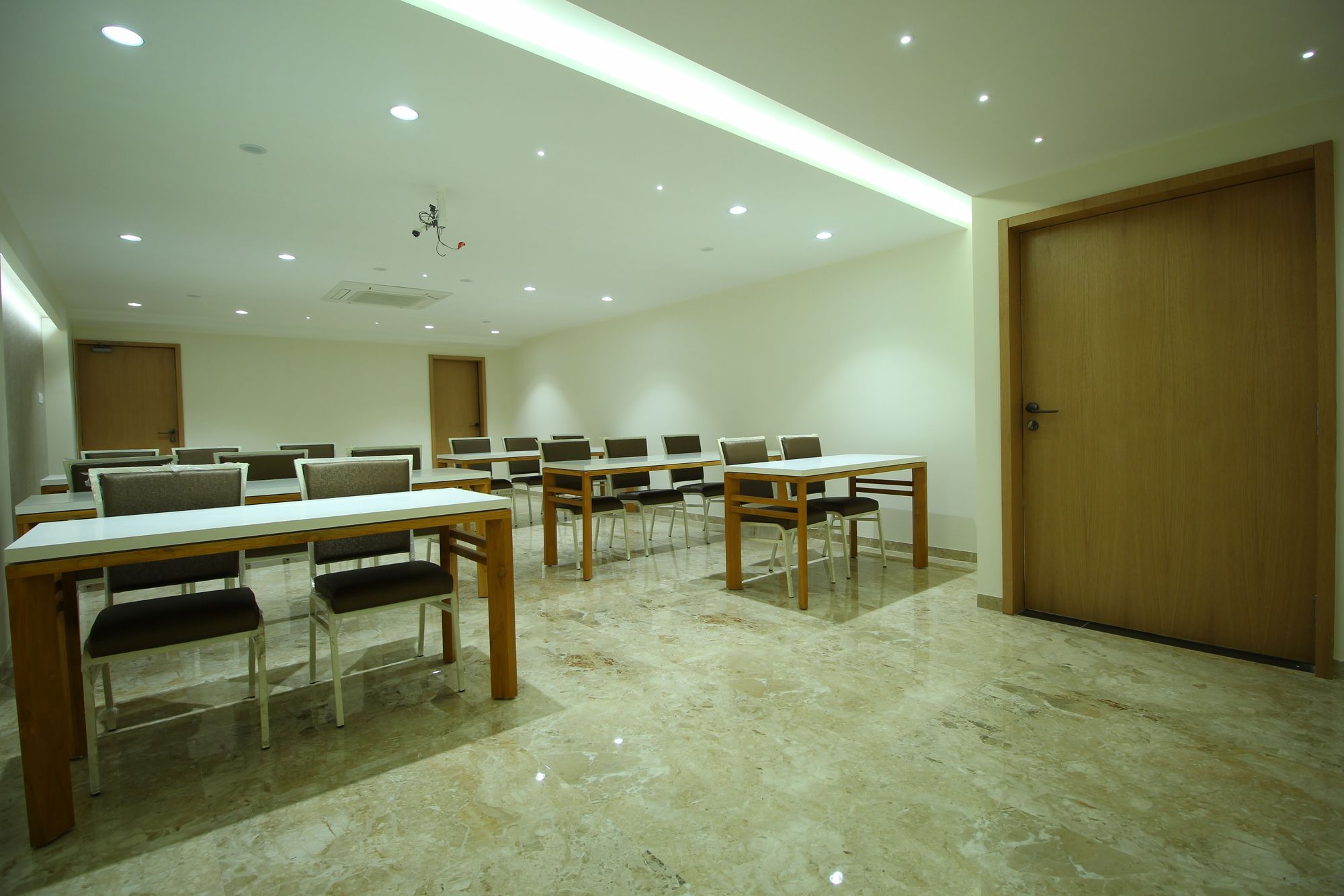 Oyo 4161 Hotel Shailly Inn Ahmadabad Zewnętrze zdjęcie